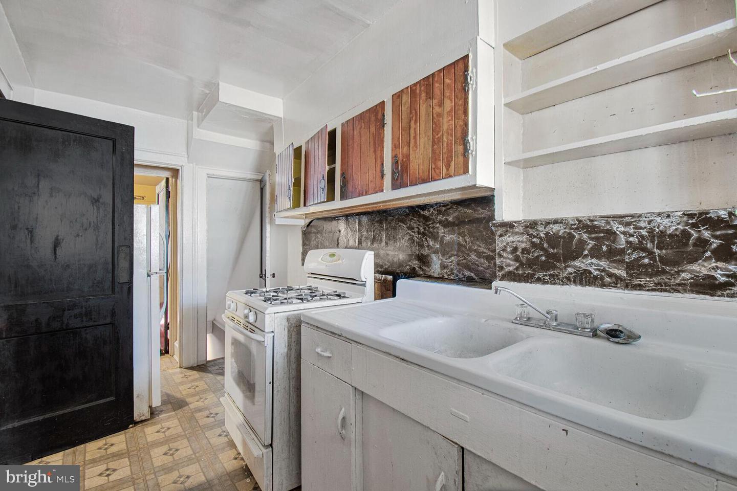 561 23RD PL NE, WASHINGTON, District Of Columbia 20002, 2 Bedrooms Bedrooms, ,1 BathroomBathrooms,Residential,For sale,561 23RD PL NE,DCDC2188686 MLS # DCDC2188686