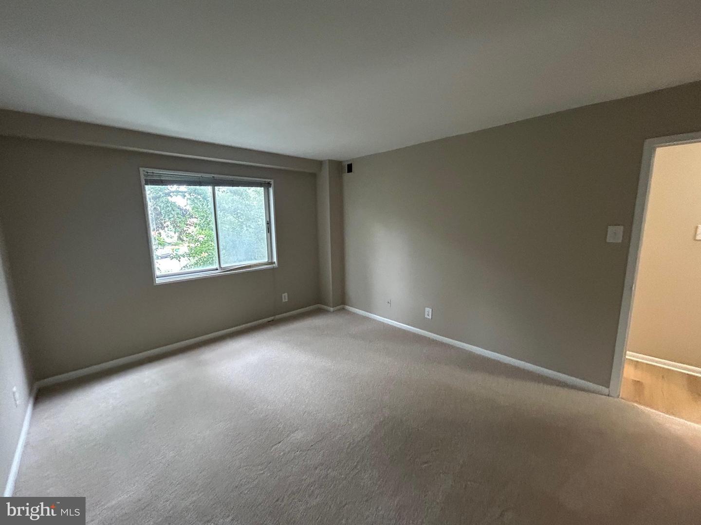 5340 HOLMES RUN PKWY #217, ALEXANDRIA, Virginia 22304, 1 Bedroom Bedrooms, ,1 BathroomBathrooms,Residential,For sale,5340 HOLMES RUN PKWY #217,VAAX2045600 MLS # VAAX2045600