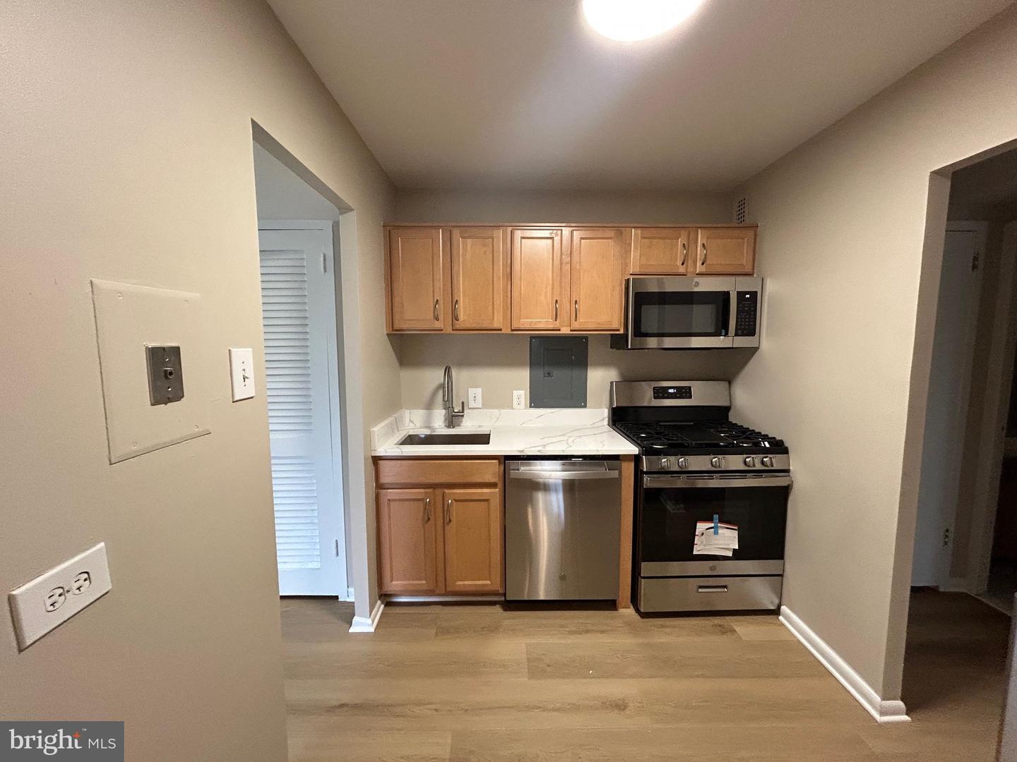 5340 HOLMES RUN PKWY #217, ALEXANDRIA, Virginia 22304, 1 Bedroom Bedrooms, ,1 BathroomBathrooms,Residential,For sale,5340 HOLMES RUN PKWY #217,VAAX2045600 MLS # VAAX2045600