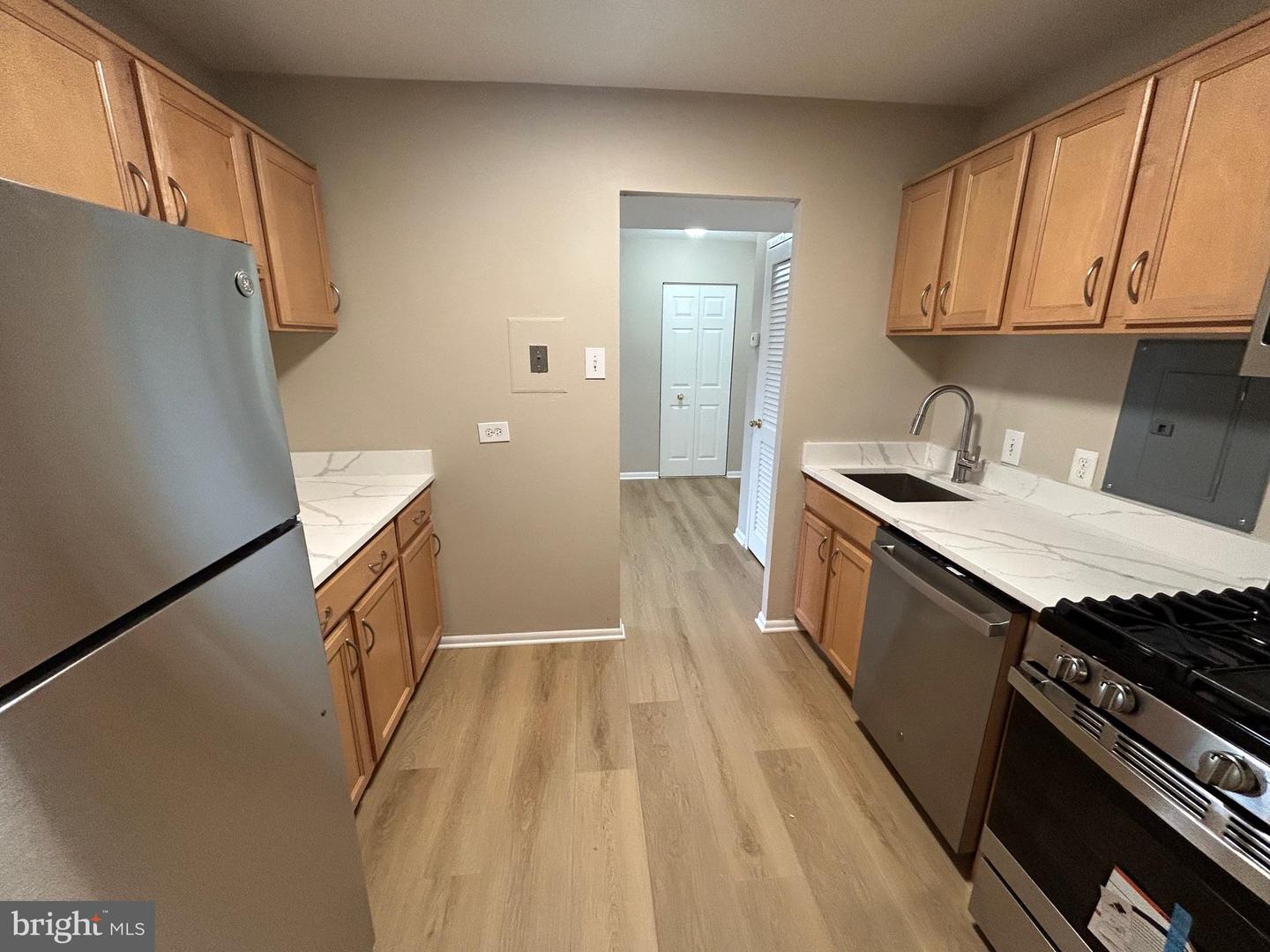 5340 HOLMES RUN PKWY #217, ALEXANDRIA, Virginia 22304, 1 Bedroom Bedrooms, ,1 BathroomBathrooms,Residential,For sale,5340 HOLMES RUN PKWY #217,VAAX2045600 MLS # VAAX2045600