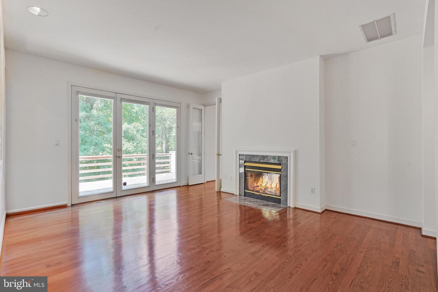 926 SAIGON RD, MCLEAN, Virginia 22102, 5 Bedrooms Bedrooms, ,5 BathroomsBathrooms,Residential,For sale,926 SAIGON RD,VAFX2252944 MLS # VAFX2252944