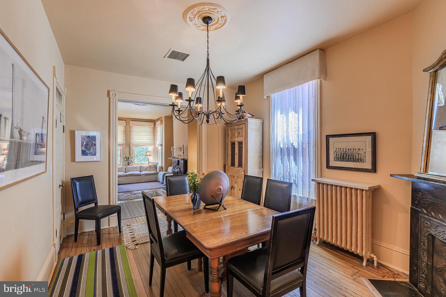 424 4TH ST NE, WASHINGTON, District Of Columbia 20002, 3 Bedrooms Bedrooms, ,3 BathroomsBathrooms,Residential,For sale,424 4TH ST NE,DCDC2209004 MLS # DCDC2209004