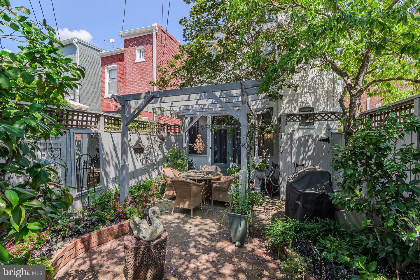 424 4TH ST NE, WASHINGTON, District Of Columbia 20002, 3 Bedrooms Bedrooms, ,3 BathroomsBathrooms,Residential,For sale,424 4TH ST NE,DCDC2209004 MLS # DCDC2209004