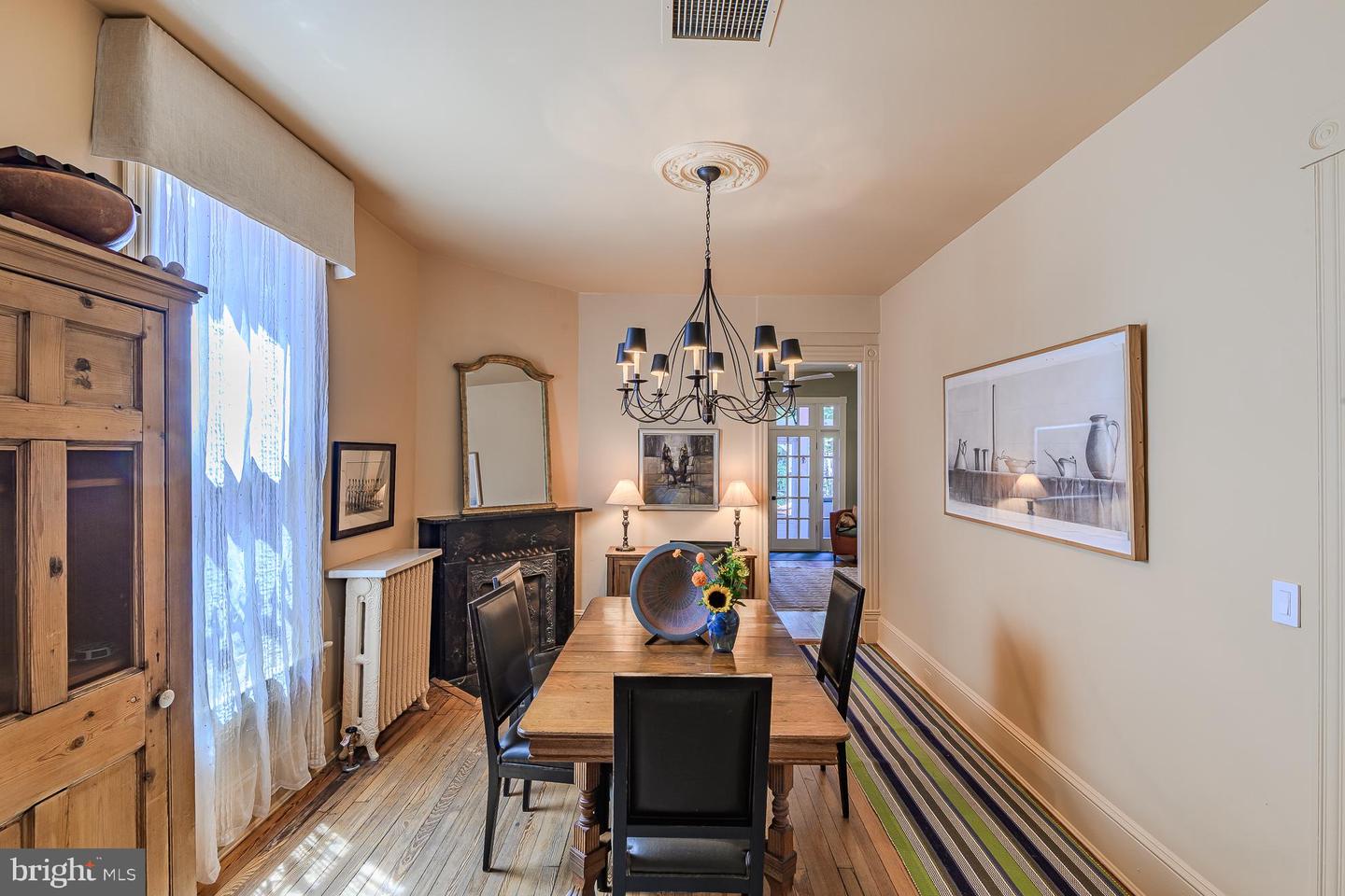 424 4TH ST NE, WASHINGTON, District Of Columbia 20002, 3 Bedrooms Bedrooms, ,3 BathroomsBathrooms,Residential,For sale,424 4TH ST NE,DCDC2209004 MLS # DCDC2209004