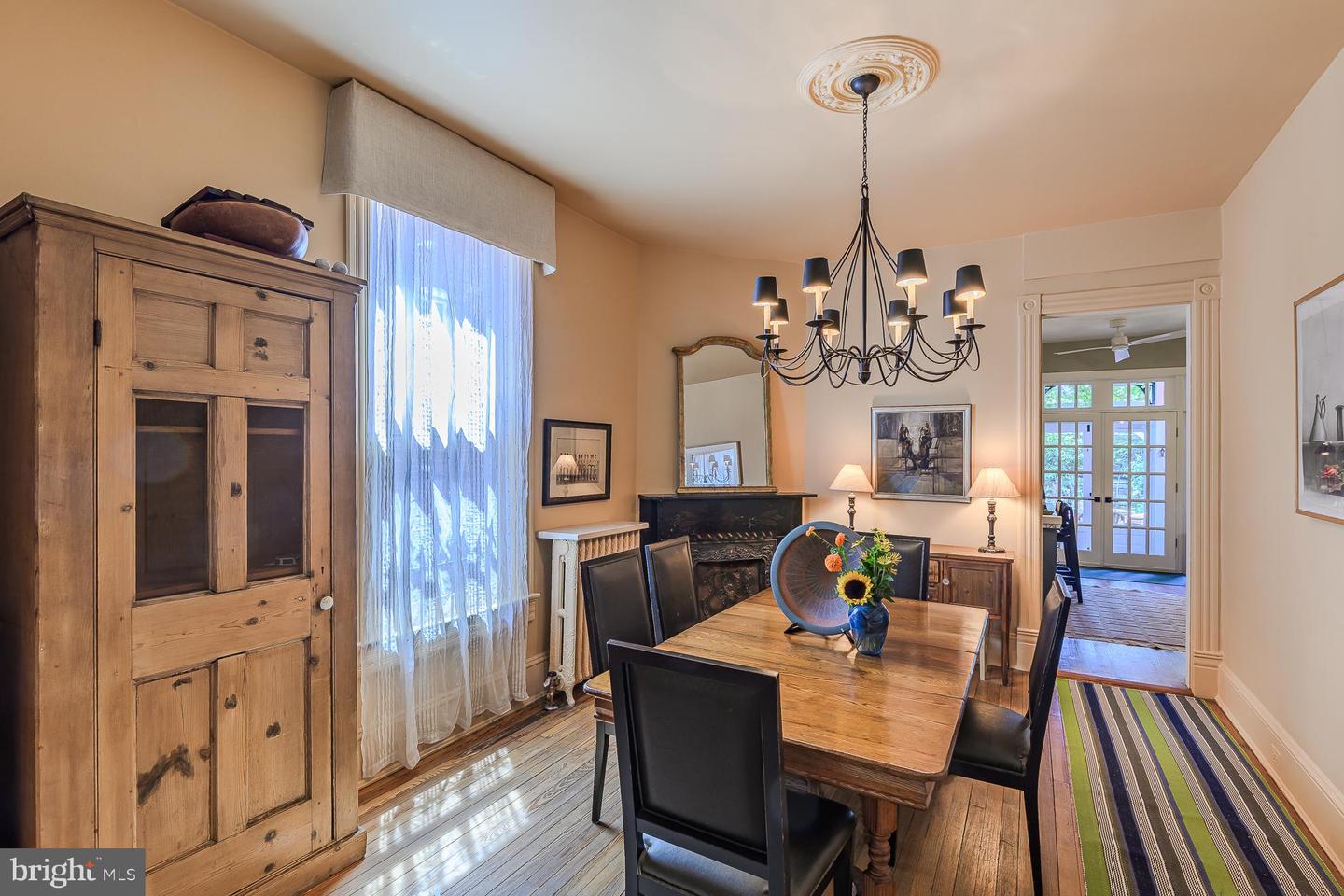 424 4TH ST NE, WASHINGTON, District Of Columbia 20002, 3 Bedrooms Bedrooms, ,3 BathroomsBathrooms,Residential,For sale,424 4TH ST NE,DCDC2209004 MLS # DCDC2209004