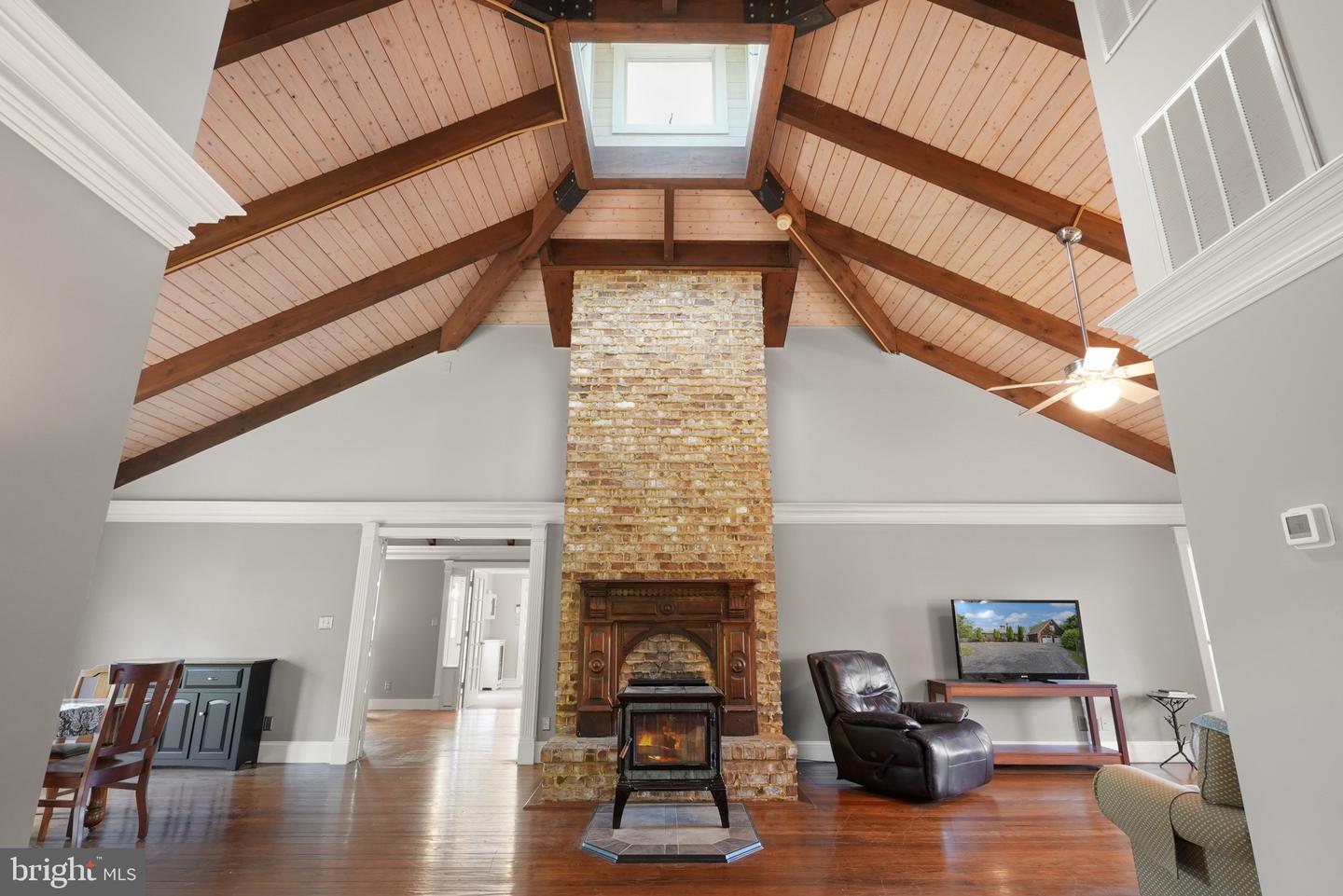 393 HIGH KNOB RD, FRONT ROYAL, Virginia 22630, 2 Bedrooms Bedrooms, ,3 BathroomsBathrooms,Residential,For sale,393 HIGH KNOB RD,VAWR2011652 MLS # VAWR2011652