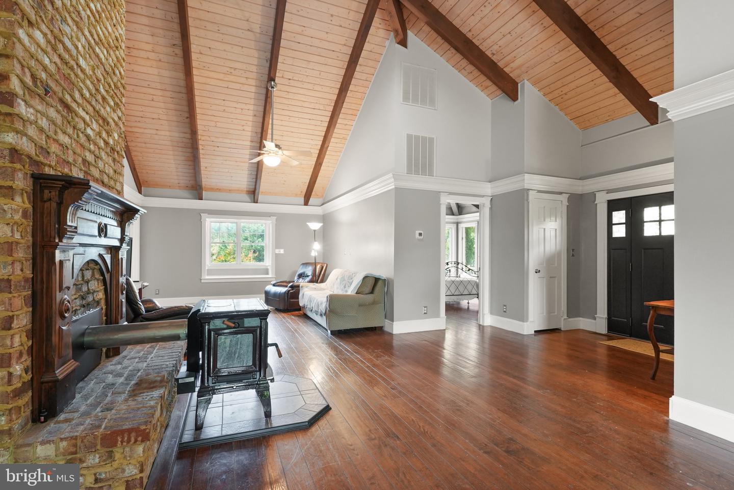 393 HIGH KNOB RD, FRONT ROYAL, Virginia 22630, 2 Bedrooms Bedrooms, ,3 BathroomsBathrooms,Residential,For sale,393 HIGH KNOB RD,VAWR2011652 MLS # VAWR2011652