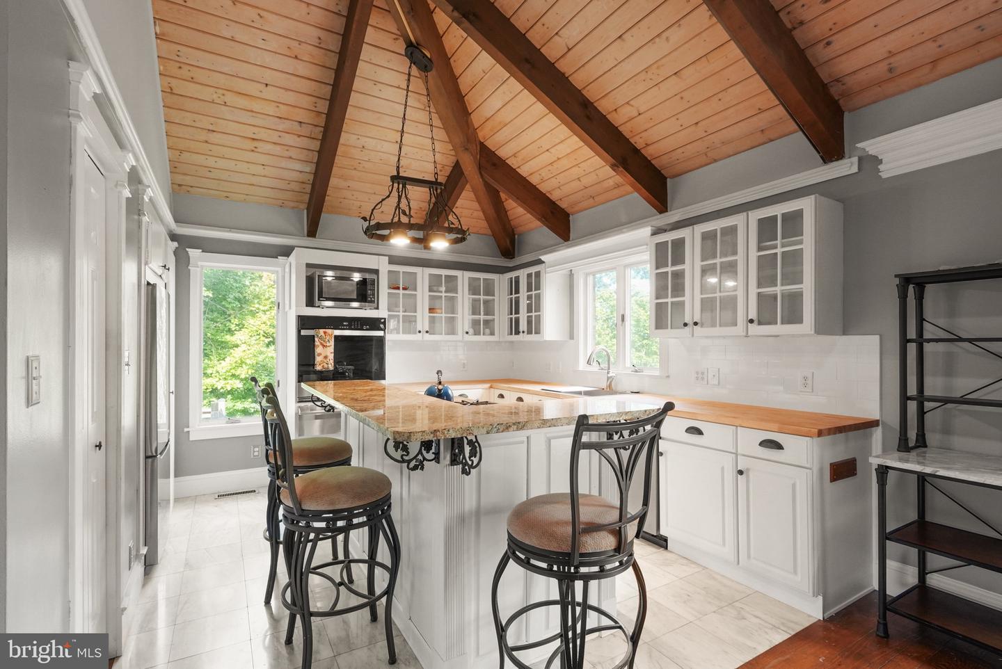 393 HIGH KNOB RD, FRONT ROYAL, Virginia 22630, 2 Bedrooms Bedrooms, ,3 BathroomsBathrooms,Residential,For sale,393 HIGH KNOB RD,VAWR2011652 MLS # VAWR2011652