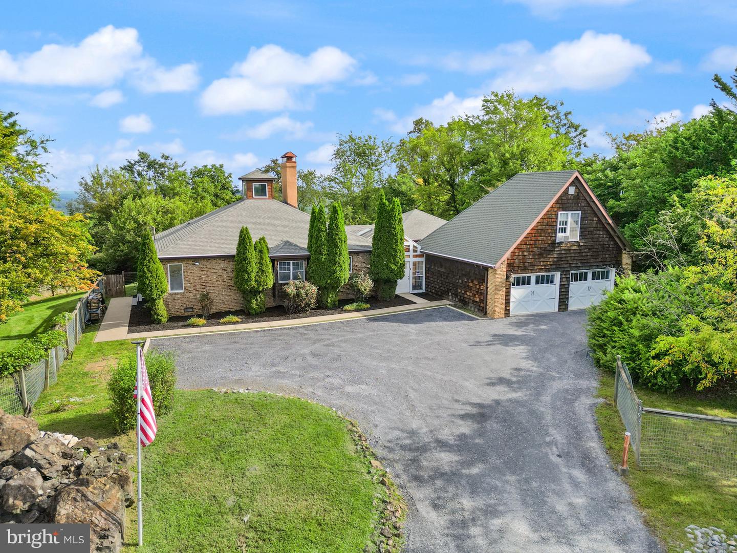 393 HIGH KNOB RD, FRONT ROYAL, Virginia 22630, 2 Bedrooms Bedrooms, ,3 BathroomsBathrooms,Residential,For sale,393 HIGH KNOB RD,VAWR2011652 MLS # VAWR2011652