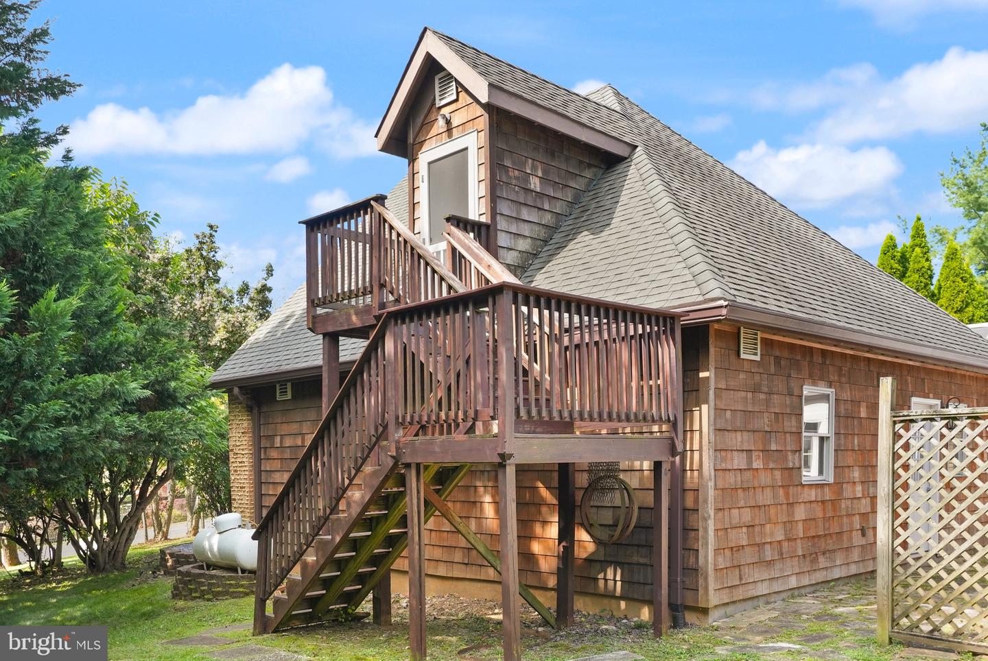 393 HIGH KNOB RD, FRONT ROYAL, Virginia 22630, 2 Bedrooms Bedrooms, ,3 BathroomsBathrooms,Residential,For sale,393 HIGH KNOB RD,VAWR2011652 MLS # VAWR2011652