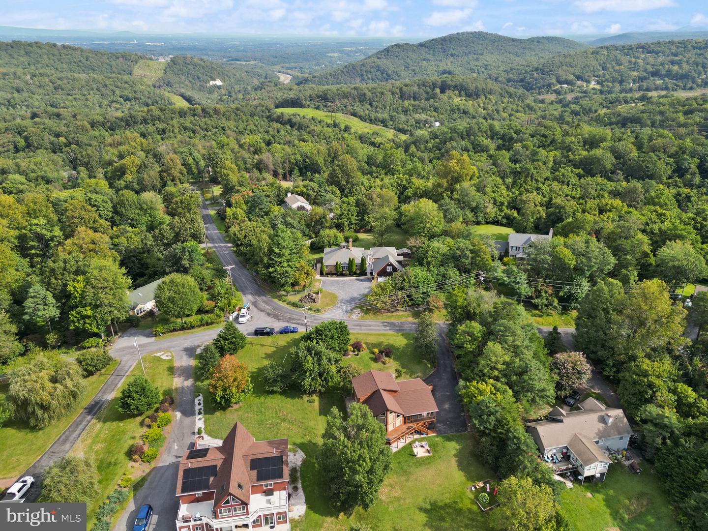 393 HIGH KNOB RD, FRONT ROYAL, Virginia 22630, 2 Bedrooms Bedrooms, ,3 BathroomsBathrooms,Residential,For sale,393 HIGH KNOB RD,VAWR2011652 MLS # VAWR2011652