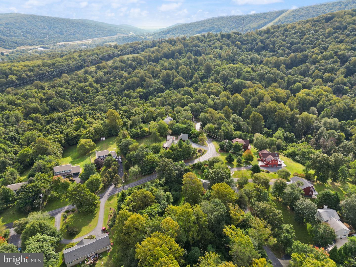 393 HIGH KNOB RD, FRONT ROYAL, Virginia 22630, 2 Bedrooms Bedrooms, ,3 BathroomsBathrooms,Residential,For sale,393 HIGH KNOB RD,VAWR2011652 MLS # VAWR2011652