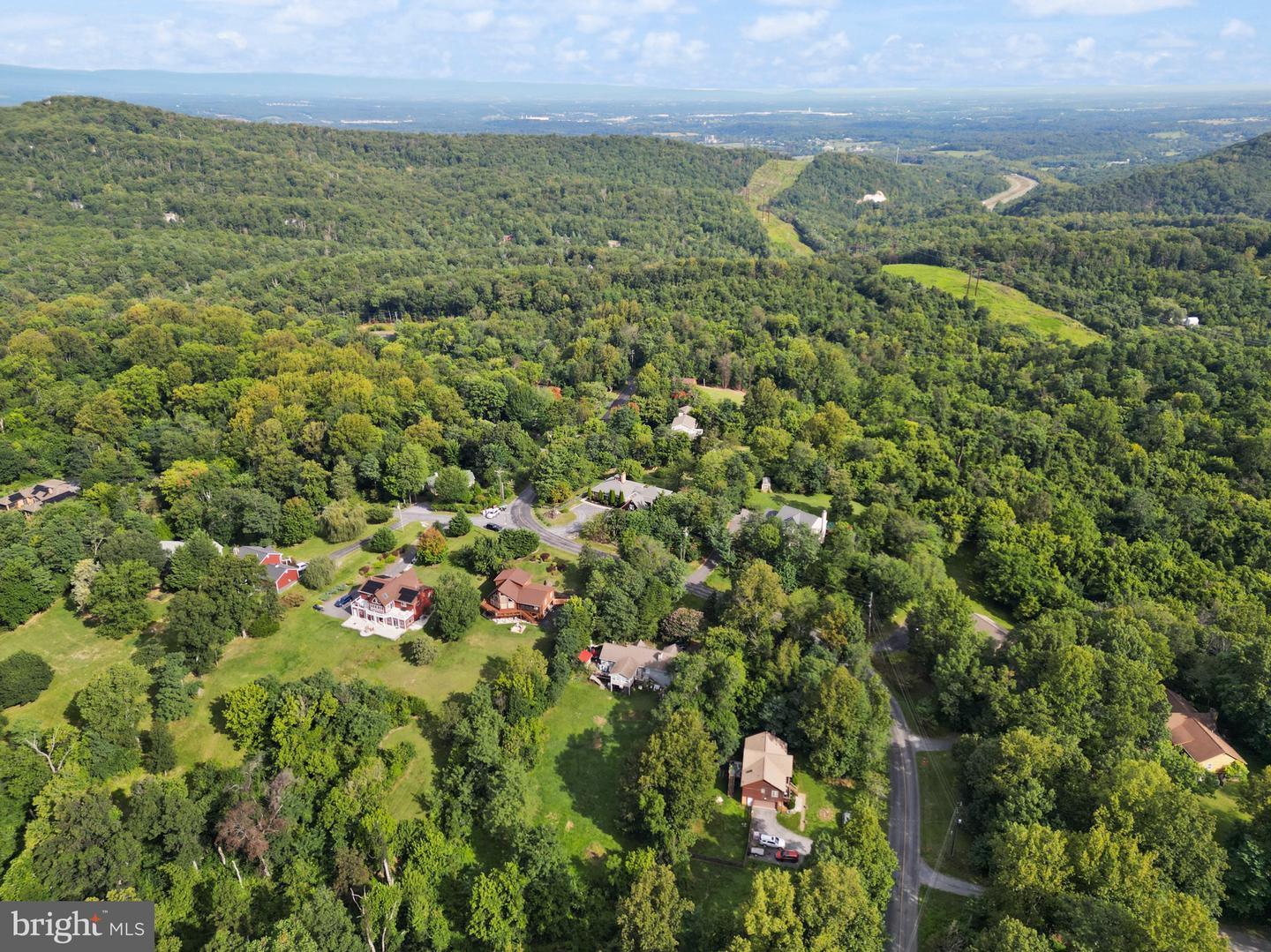 393 HIGH KNOB RD, FRONT ROYAL, Virginia 22630, 2 Bedrooms Bedrooms, ,3 BathroomsBathrooms,Residential,For sale,393 HIGH KNOB RD,VAWR2011652 MLS # VAWR2011652