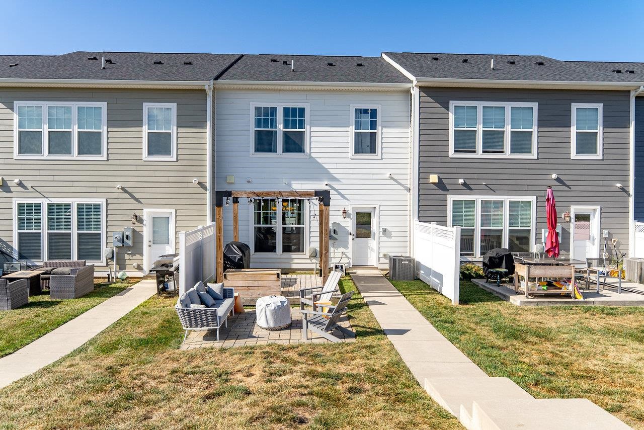 3353 BATTERY PARK PL, ROCKINGHAM, Virginia 22801, 3 Bedrooms Bedrooms, ,2 BathroomsBathrooms,Residential,3353 BATTERY PARK PL,668679 MLS # 668679