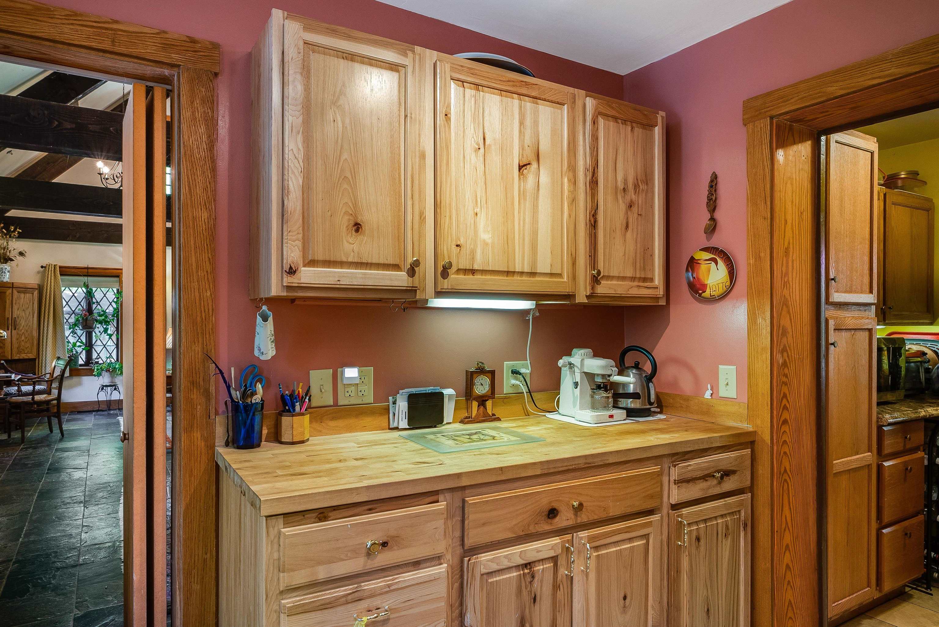 950 W BEVERLEY ST, STAUNTON, Virginia 24401, 3 Bedrooms Bedrooms, ,3 BathroomsBathrooms,Residential,950 W BEVERLEY ST,668681 MLS # 668681