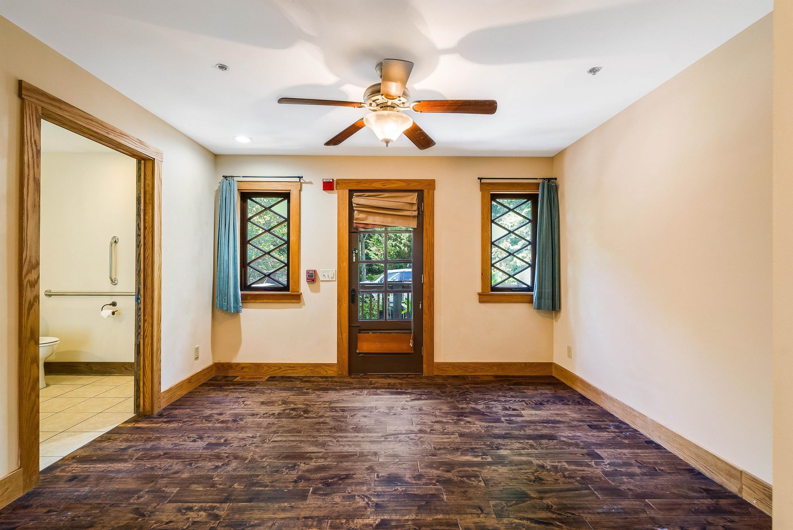 950 W BEVERLEY ST, STAUNTON, Virginia 24401, 3 Bedrooms Bedrooms, ,3 BathroomsBathrooms,Residential,950 W BEVERLEY ST,668681 MLS # 668681