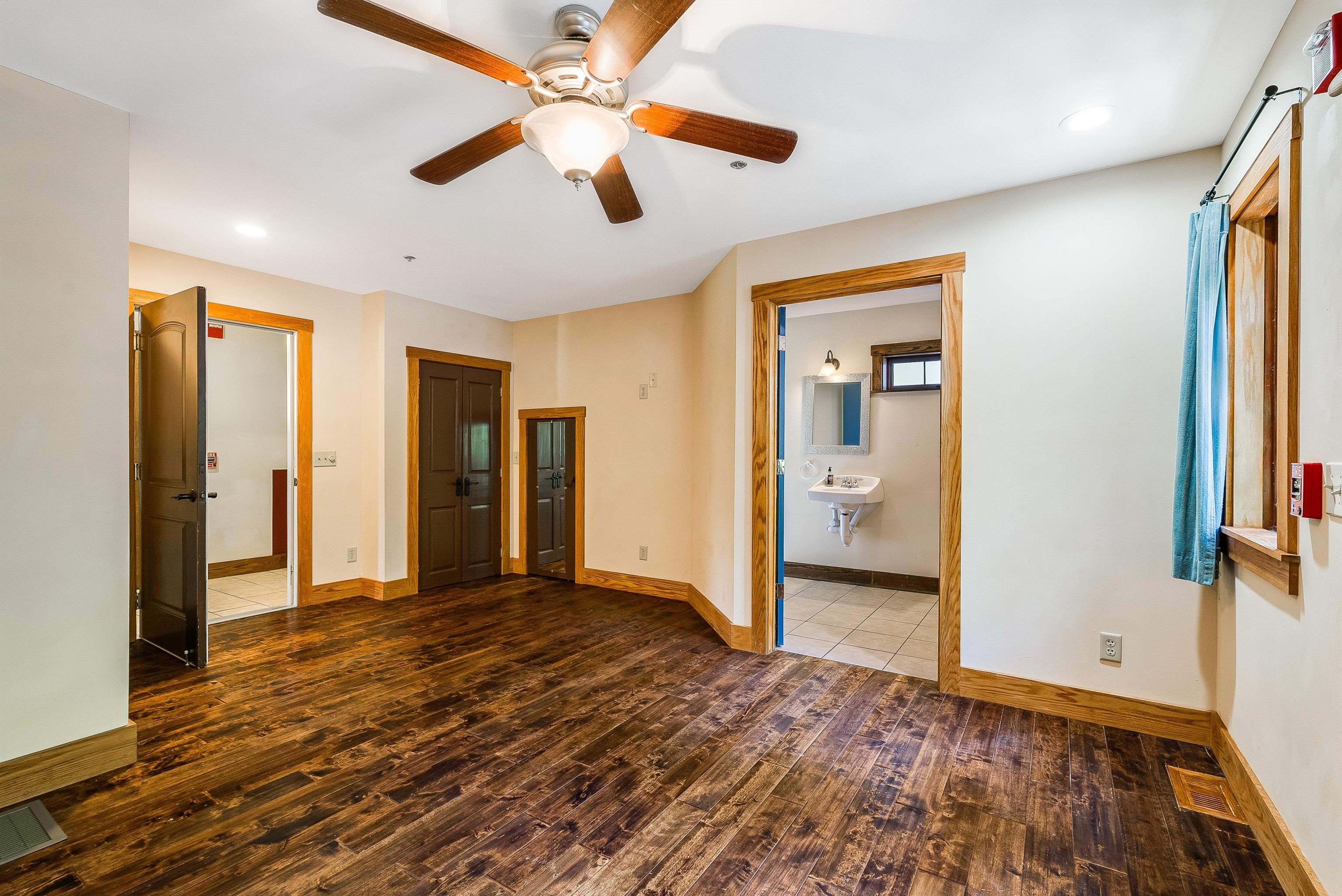 950 W BEVERLEY ST, STAUNTON, Virginia 24401, 3 Bedrooms Bedrooms, ,3 BathroomsBathrooms,Residential,950 W BEVERLEY ST,668681 MLS # 668681