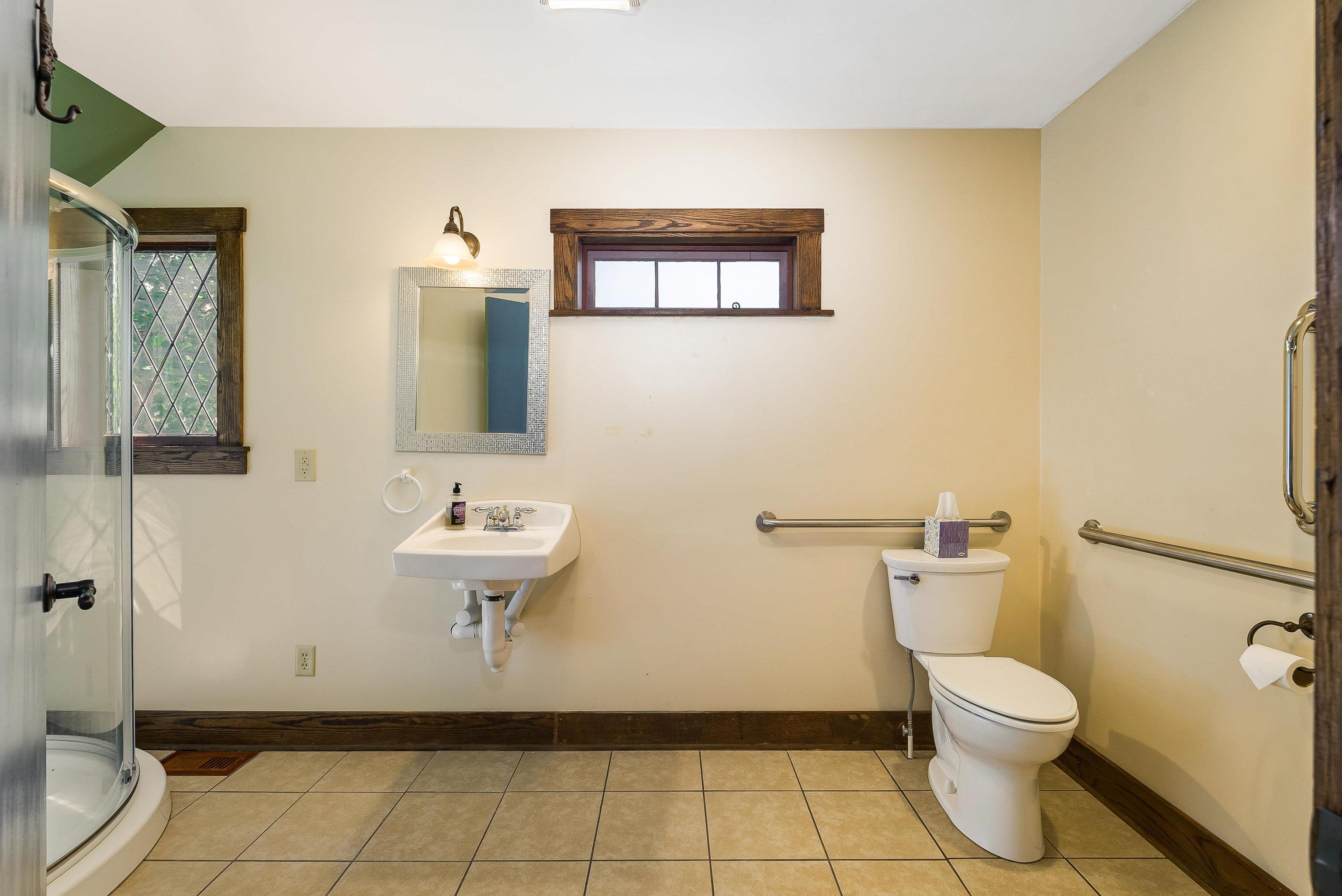 950 W BEVERLEY ST, STAUNTON, Virginia 24401, 3 Bedrooms Bedrooms, ,3 BathroomsBathrooms,Residential,950 W BEVERLEY ST,668681 MLS # 668681