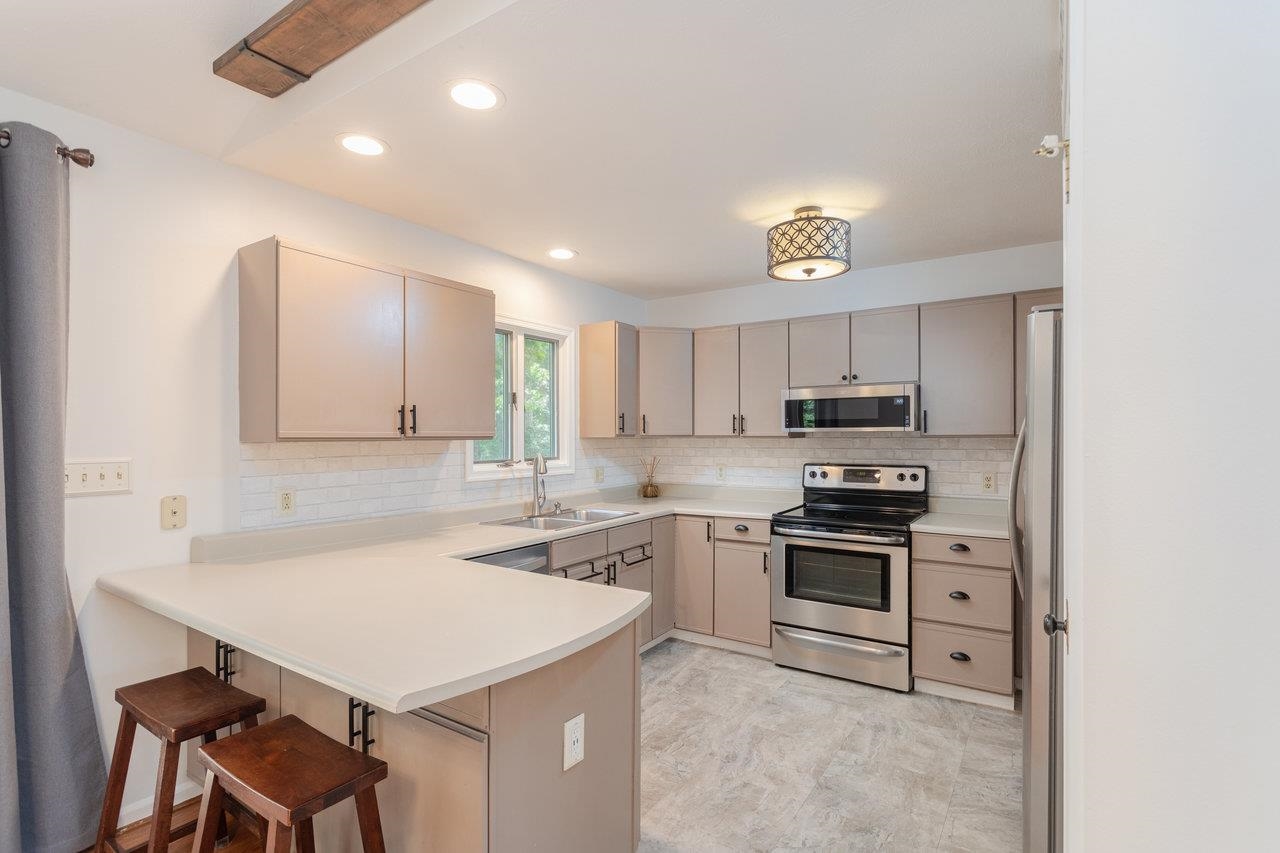 452 PASSAGE LN, MCGAHEYSVILLE, Virginia 22840, 3 Bedrooms Bedrooms, ,2 BathroomsBathrooms,Residential,452 PASSAGE LN,668702 MLS # 668702