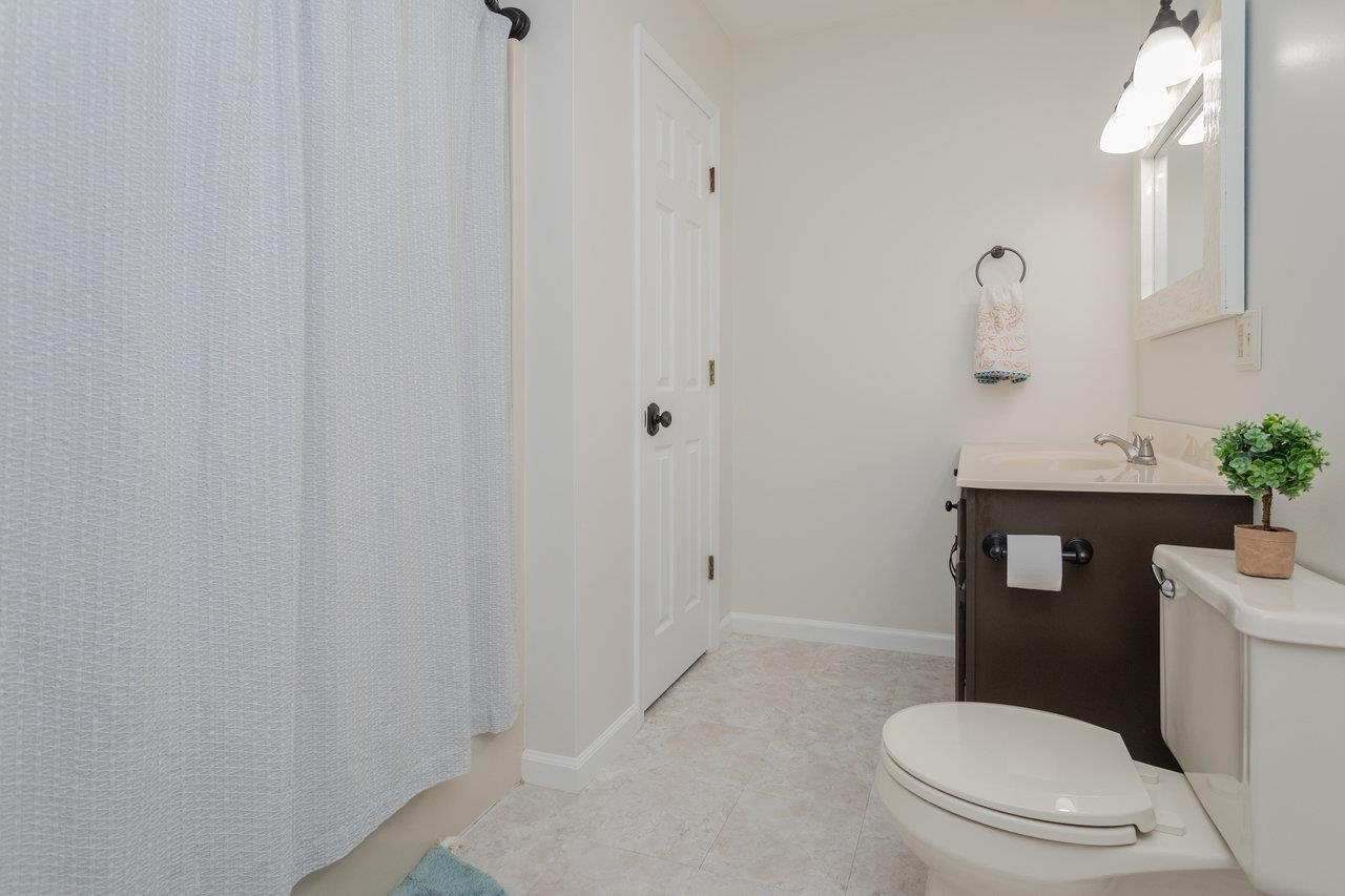 452 PASSAGE LN, MCGAHEYSVILLE, Virginia 22840, 3 Bedrooms Bedrooms, ,2 BathroomsBathrooms,Residential,452 PASSAGE LN,668702 MLS # 668702