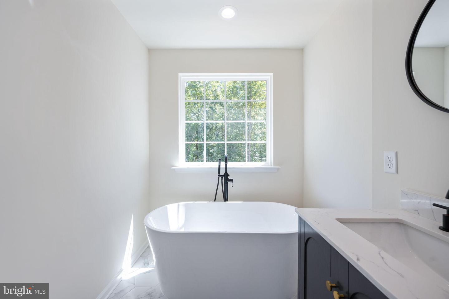 1829 BUTLER RD, BEAVERDAM, Virginia 23015, 5 Bedrooms Bedrooms, ,3 BathroomsBathrooms,Residential,For sale,1829 BUTLER RD,VASP2035230 MLS # VASP2035230