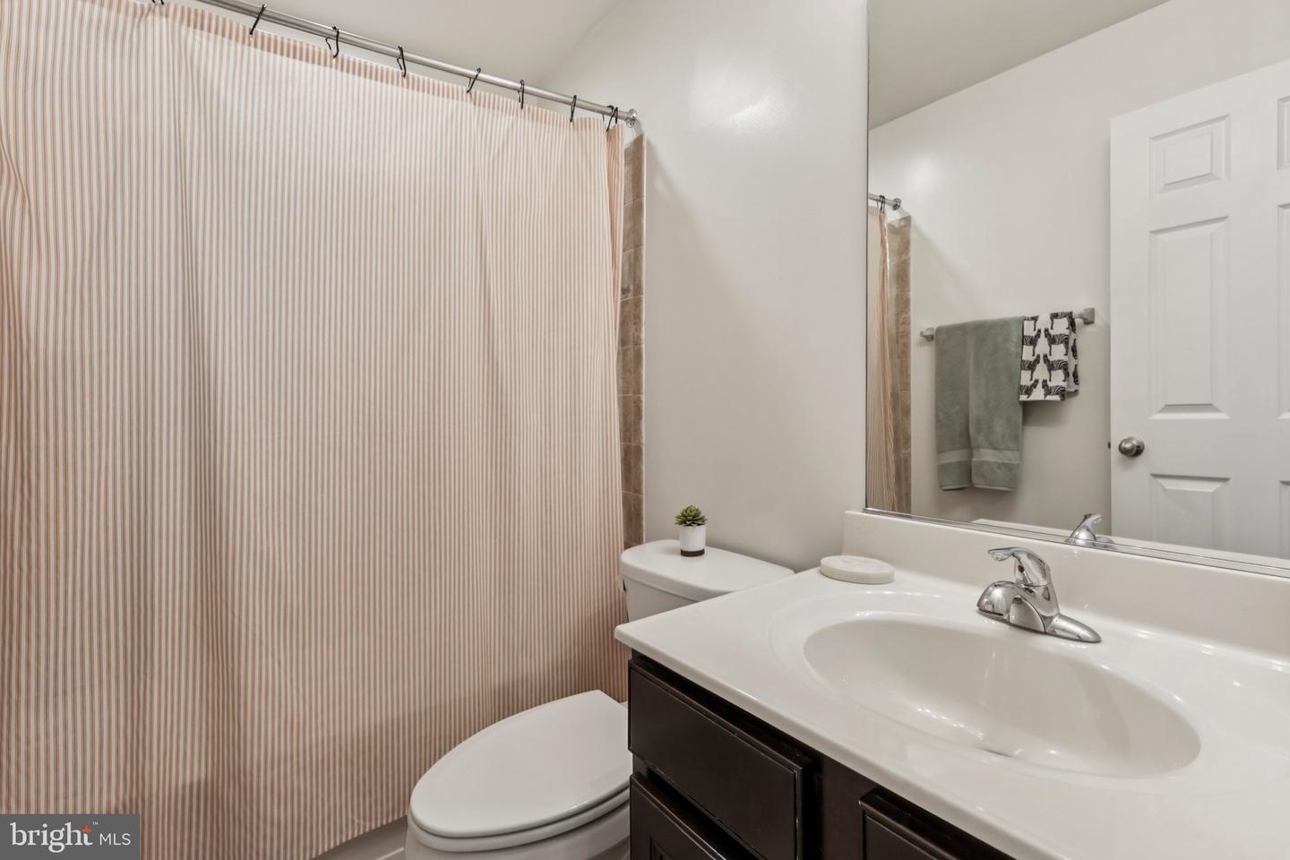 7040 HI ROCK RIDGE RD, WARRENTON, Virginia 20187, 5 Bedrooms Bedrooms, ,4 BathroomsBathrooms,Residential,For sale,7040 HI ROCK RIDGE RD,VAFQ2017828 MLS # VAFQ2017828