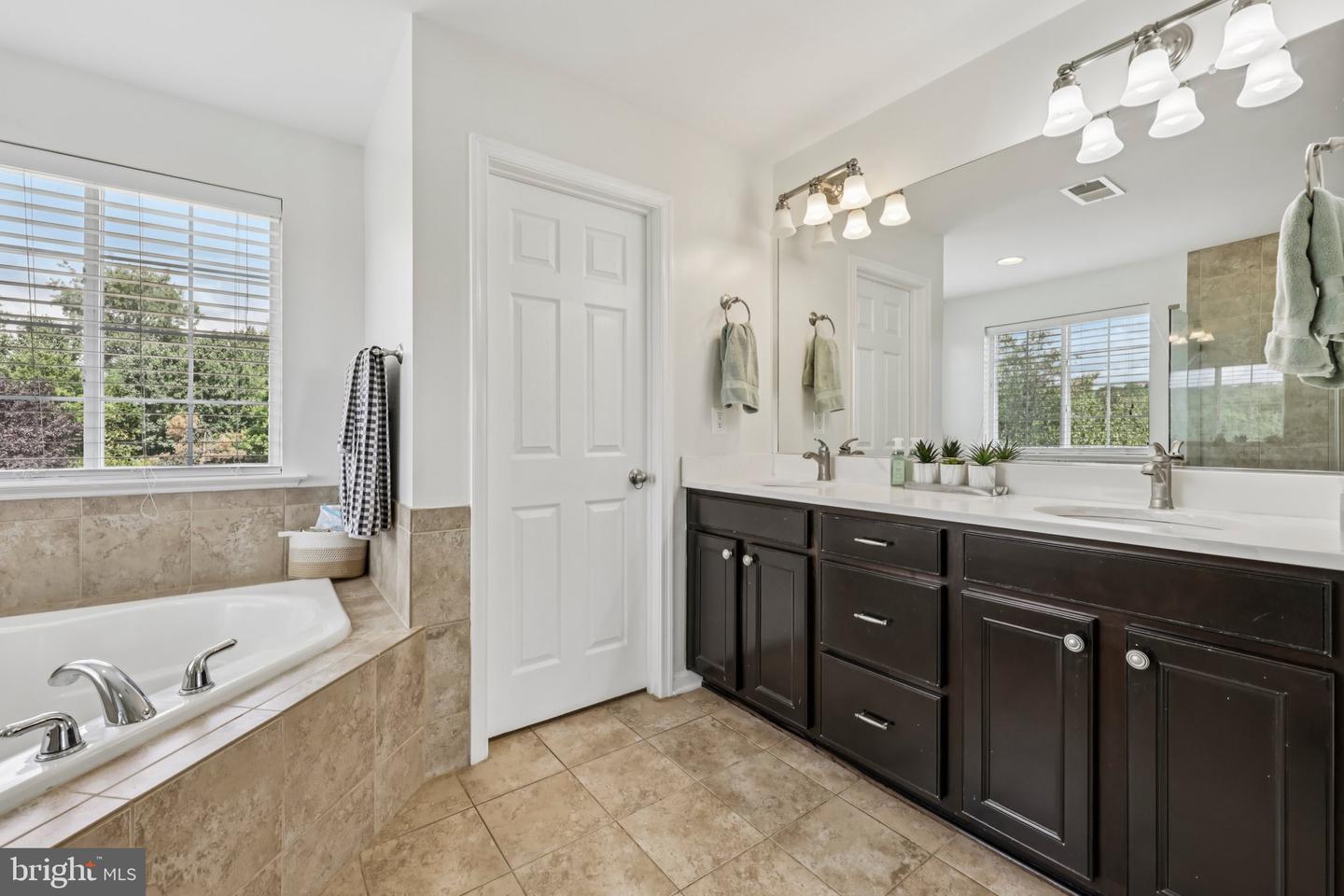 7040 HI ROCK RIDGE RD, WARRENTON, Virginia 20187, 5 Bedrooms Bedrooms, ,4 BathroomsBathrooms,Residential,For sale,7040 HI ROCK RIDGE RD,VAFQ2017828 MLS # VAFQ2017828