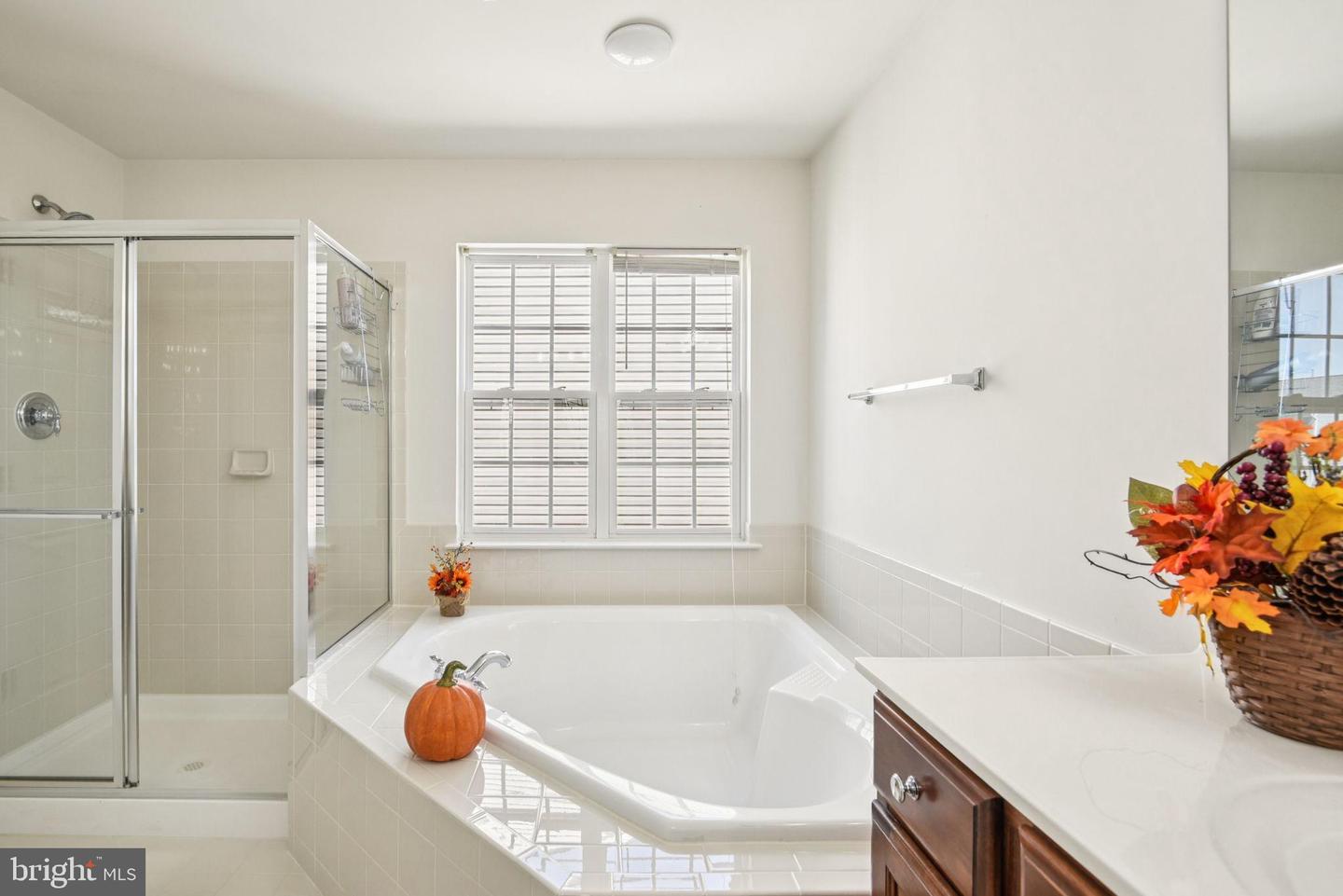 9311 LAUREL OAK DR, FREDERICKSBURG, Virginia 22407, 4 Bedrooms Bedrooms, 8 Rooms Rooms,3 BathroomsBathrooms,Residential,For sale,9311 LAUREL OAK DR,VASP2035238 MLS # VASP2035238