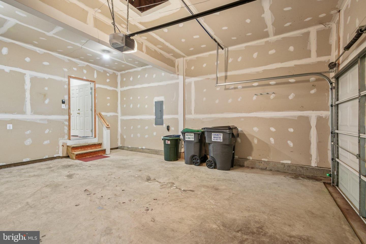 9311 LAUREL OAK DR, FREDERICKSBURG, Virginia 22407, 4 Bedrooms Bedrooms, 8 Rooms Rooms,3 BathroomsBathrooms,Residential,For sale,9311 LAUREL OAK DR,VASP2035238 MLS # VASP2035238