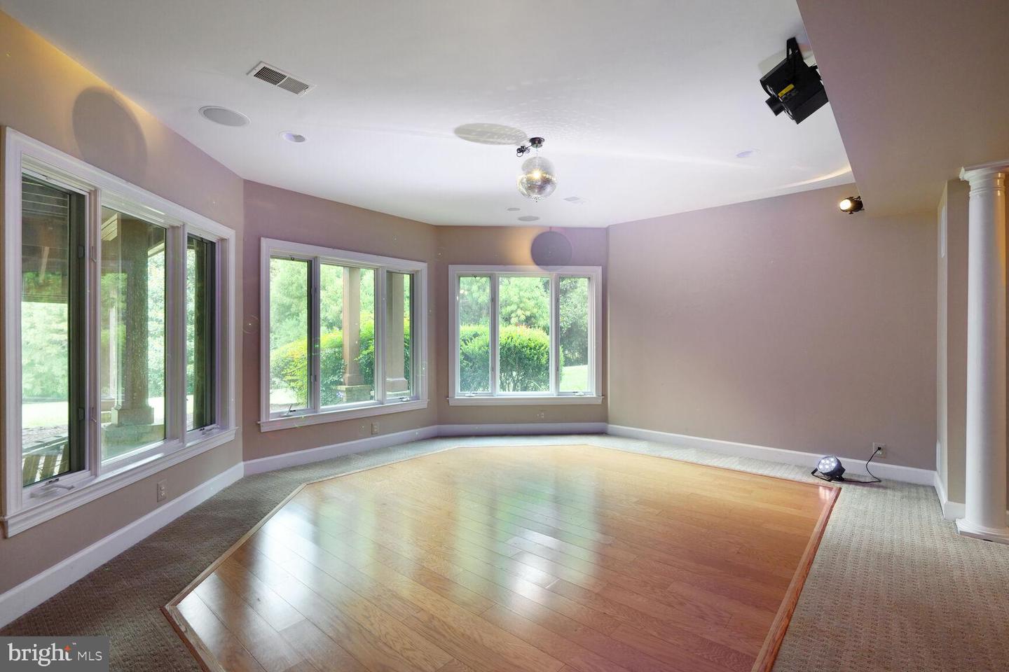 9864 WALKER GLEN CT, GREAT FALLS, Virginia 22066, 7 Bedrooms Bedrooms, ,7 BathroomsBathrooms,Residential,For sale,9864 WALKER GLEN CT,VAFX2260212 MLS # VAFX2260212