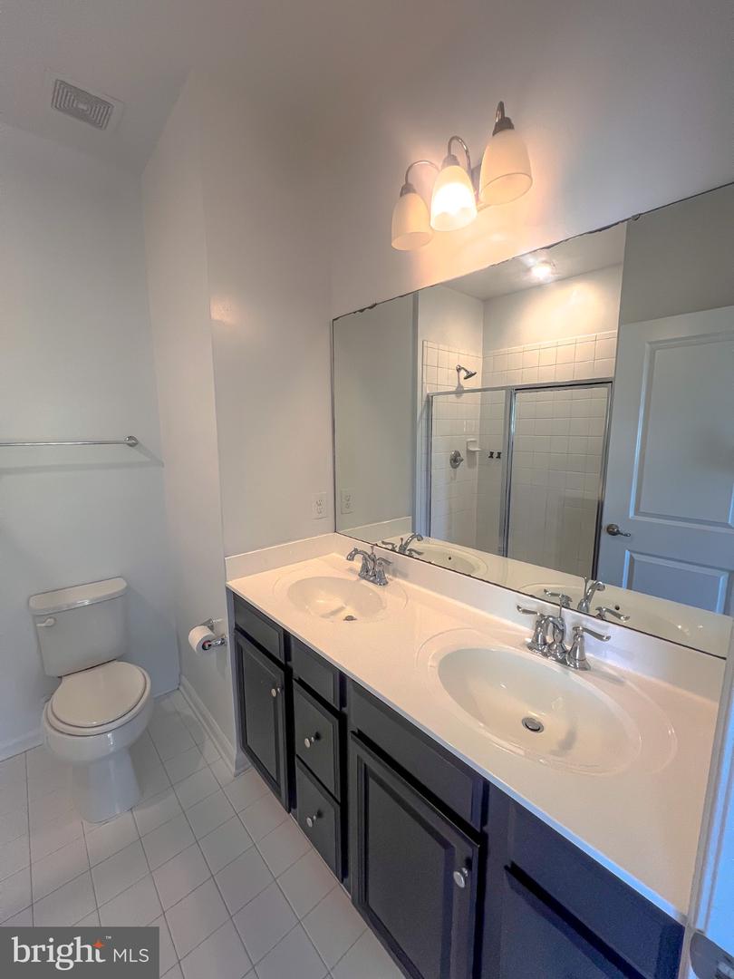 211 STREAMVIEW DR, FREDERICKSBURG, Virginia 22405, 3 Bedrooms Bedrooms, 8 Rooms Rooms,3 BathroomsBathrooms,Residential,For sale,211 STREAMVIEW DR,VAST2041694 MLS # VAST2041694