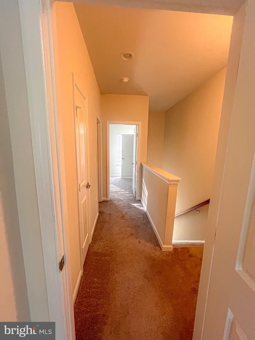211 STREAMVIEW DR, FREDERICKSBURG, Virginia 22405, 3 Bedrooms Bedrooms, 8 Rooms Rooms,3 BathroomsBathrooms,Residential,For sale,211 STREAMVIEW DR,VAST2041694 MLS # VAST2041694