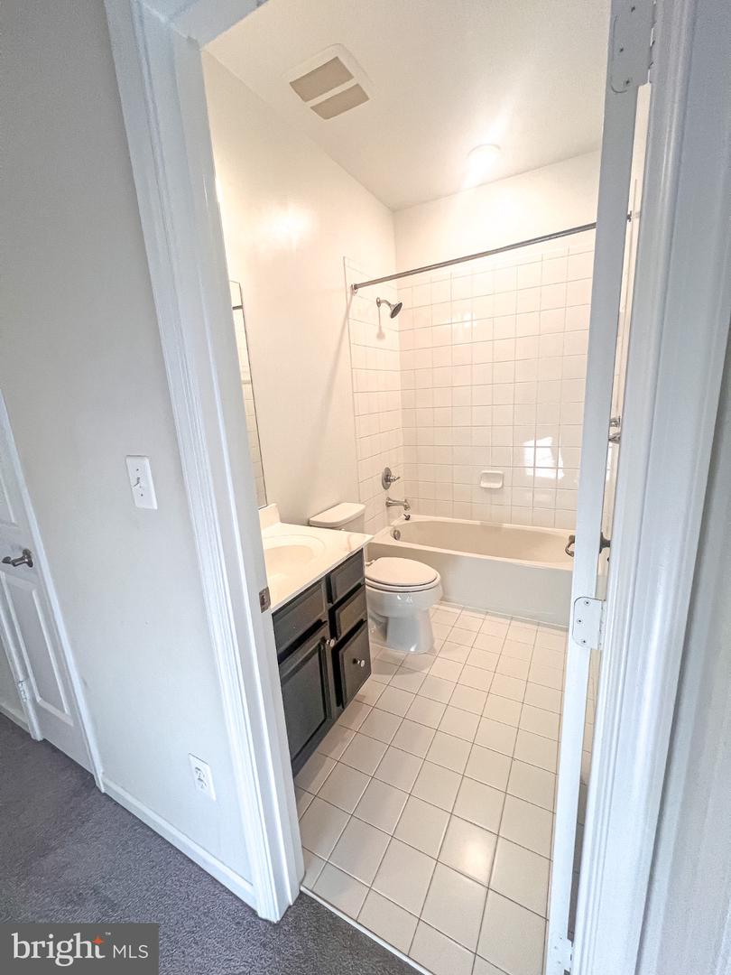 211 STREAMVIEW DR, FREDERICKSBURG, Virginia 22405, 3 Bedrooms Bedrooms, 8 Rooms Rooms,3 BathroomsBathrooms,Residential,For sale,211 STREAMVIEW DR,VAST2041694 MLS # VAST2041694