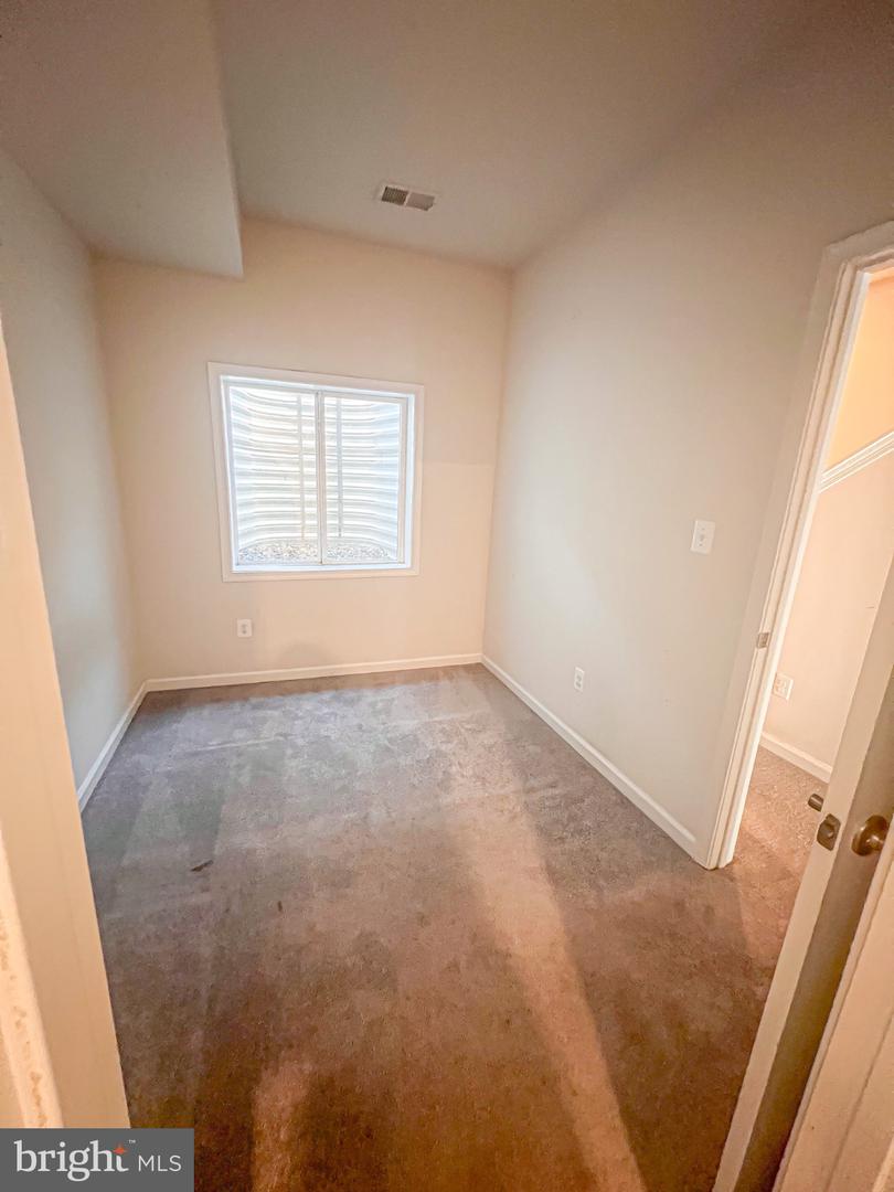 211 STREAMVIEW DR, FREDERICKSBURG, Virginia 22405, 3 Bedrooms Bedrooms, 8 Rooms Rooms,3 BathroomsBathrooms,Residential,For sale,211 STREAMVIEW DR,VAST2041694 MLS # VAST2041694