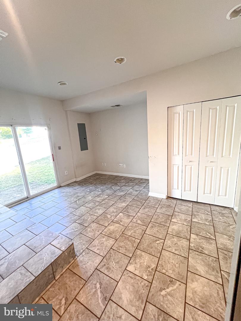 211 STREAMVIEW DR, FREDERICKSBURG, Virginia 22405, 3 Bedrooms Bedrooms, 8 Rooms Rooms,3 BathroomsBathrooms,Residential,For sale,211 STREAMVIEW DR,VAST2041694 MLS # VAST2041694