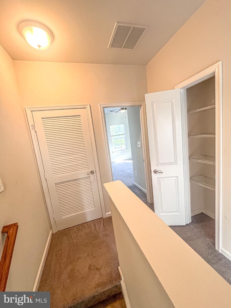 211 STREAMVIEW DR, FREDERICKSBURG, Virginia 22405, 3 Bedrooms Bedrooms, 8 Rooms Rooms,3 BathroomsBathrooms,Residential,For sale,211 STREAMVIEW DR,VAST2041694 MLS # VAST2041694
