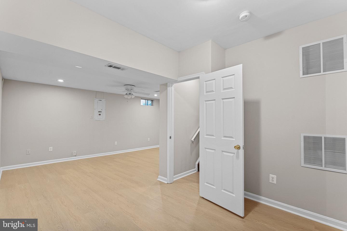 908 SMARTTS LN NE, LEESBURG, Virginia 20176, 3 Bedrooms Bedrooms, ,2 BathroomsBathrooms,Residential,For sale,908 SMARTTS LN NE,VALO2104300 MLS # VALO2104300