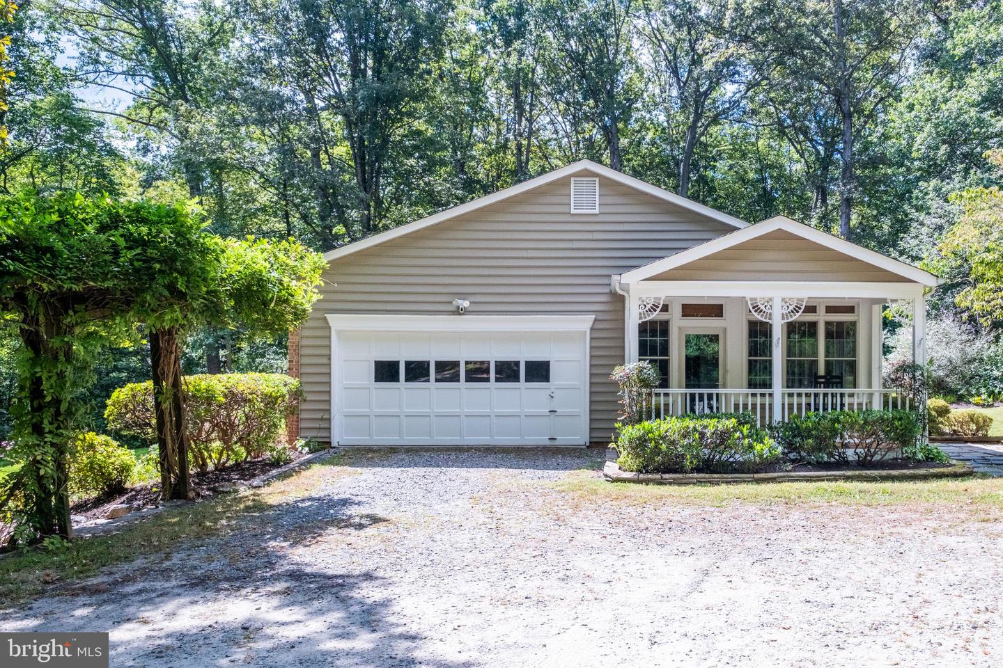 11905 CUB CT, FAIRFAX STATION, Virginia 22039, 4 Bedrooms Bedrooms, ,2 BathroomsBathrooms,Residential,For sale,11905 CUB CT,VAFX2260708 MLS # VAFX2260708