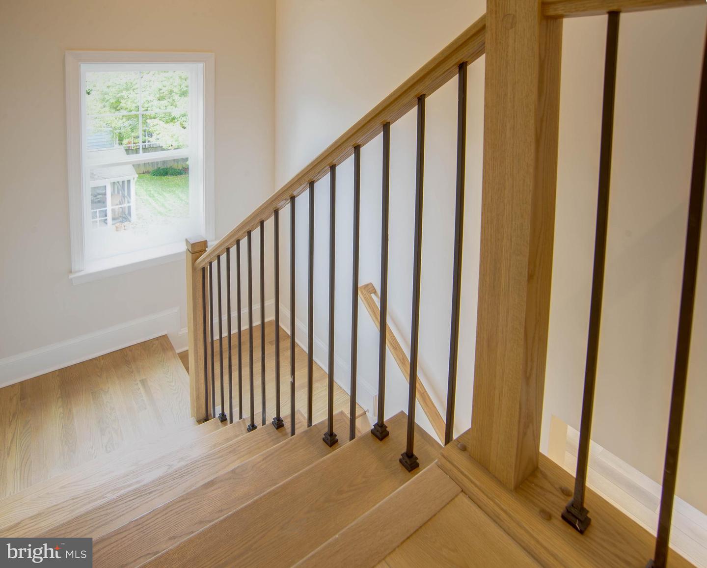 1419 COTTAGE ST SW, VIENNA, Virginia 22180, 6 Bedrooms Bedrooms, ,5 BathroomsBathrooms,Residential,For sale,1419 COTTAGE ST SW,VAFX2260792 MLS # VAFX2260792