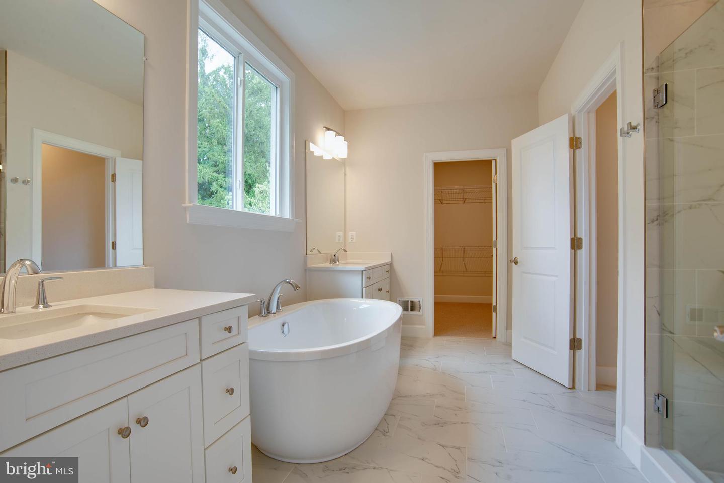 1419 COTTAGE ST SW, VIENNA, Virginia 22180, 6 Bedrooms Bedrooms, ,5 BathroomsBathrooms,Residential,For sale,1419 COTTAGE ST SW,VAFX2260792 MLS # VAFX2260792