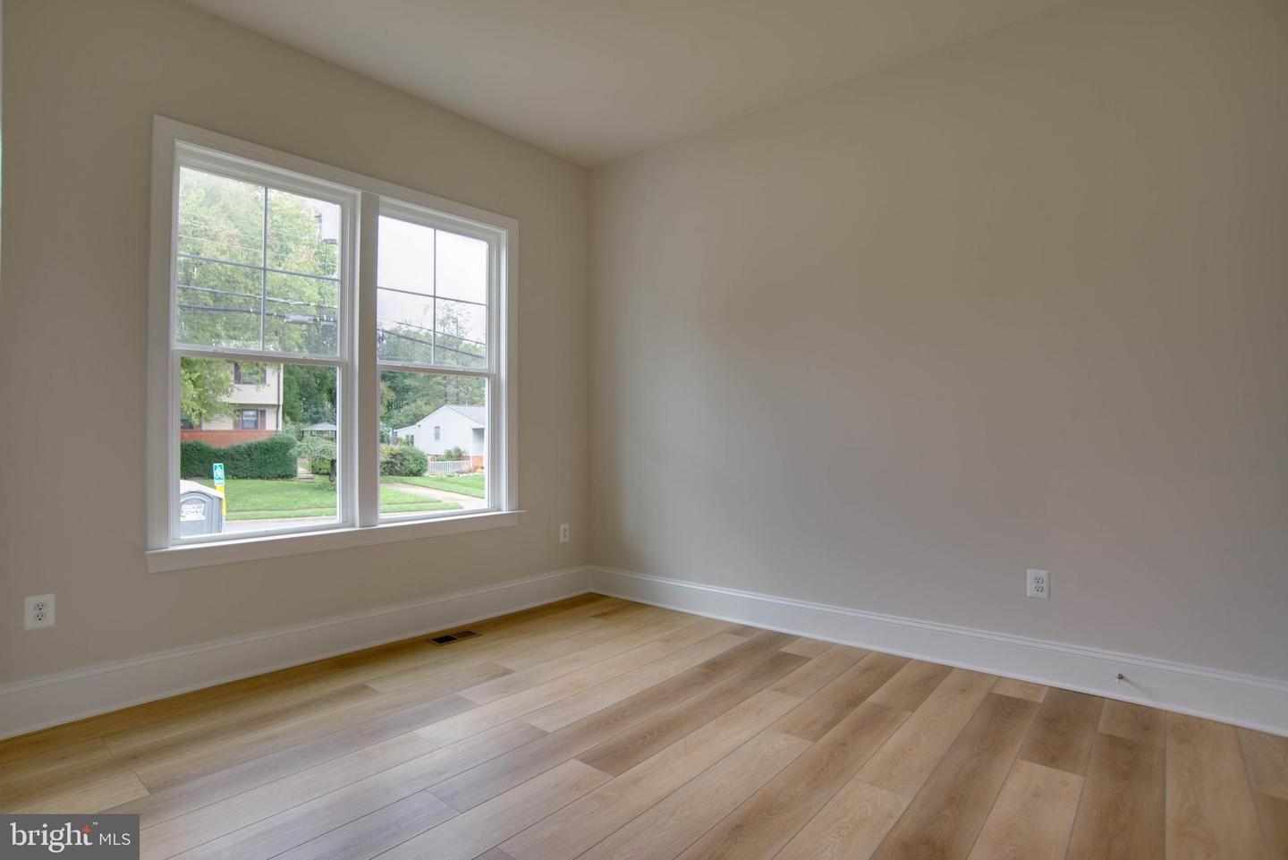 1419 COTTAGE ST SW, VIENNA, Virginia 22180, 6 Bedrooms Bedrooms, ,5 BathroomsBathrooms,Residential,For sale,1419 COTTAGE ST SW,VAFX2260792 MLS # VAFX2260792