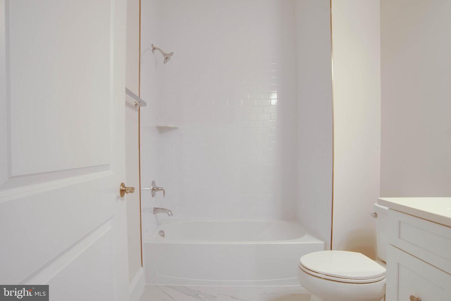 1419 COTTAGE ST SW, VIENNA, Virginia 22180, 6 Bedrooms Bedrooms, ,5 BathroomsBathrooms,Residential,For sale,1419 COTTAGE ST SW,VAFX2260792 MLS # VAFX2260792
