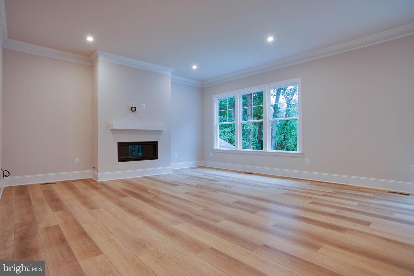 1419 COTTAGE ST SW, VIENNA, Virginia 22180, 6 Bedrooms Bedrooms, ,5 BathroomsBathrooms,Residential,For sale,1419 COTTAGE ST SW,VAFX2260792 MLS # VAFX2260792