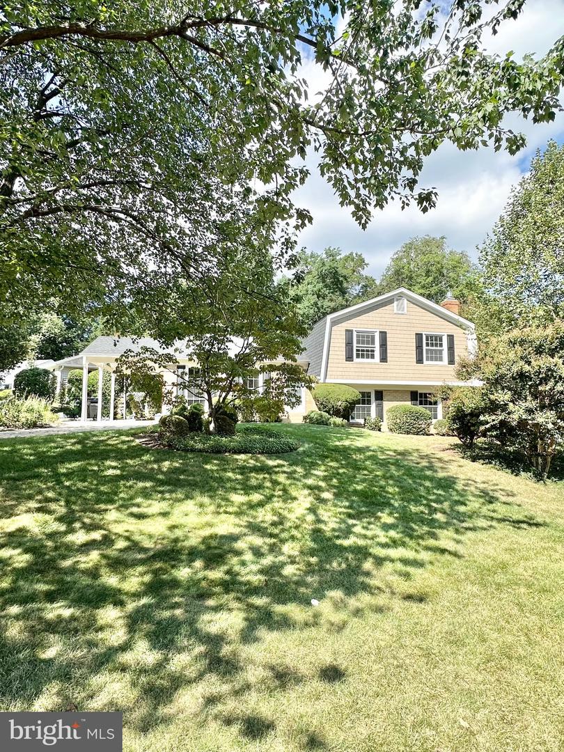 4410 WOODCHUCK CT, ANNANDALE, Virginia 22003, 4 Bedrooms Bedrooms, ,2 BathroomsBathrooms,Residential,For sale,4410 WOODCHUCK CT,VAFX2260994 MLS # VAFX2260994