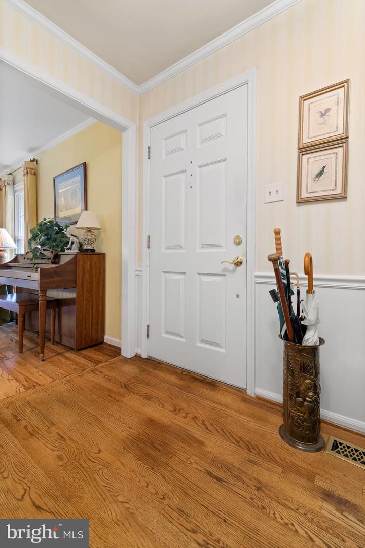 1005 KERGE CT SE, VIENNA, Virginia 22180, 5 Bedrooms Bedrooms, ,3 BathroomsBathrooms,Residential,For sale,1005 KERGE CT SE,VAFX2261324 MLS # VAFX2261324