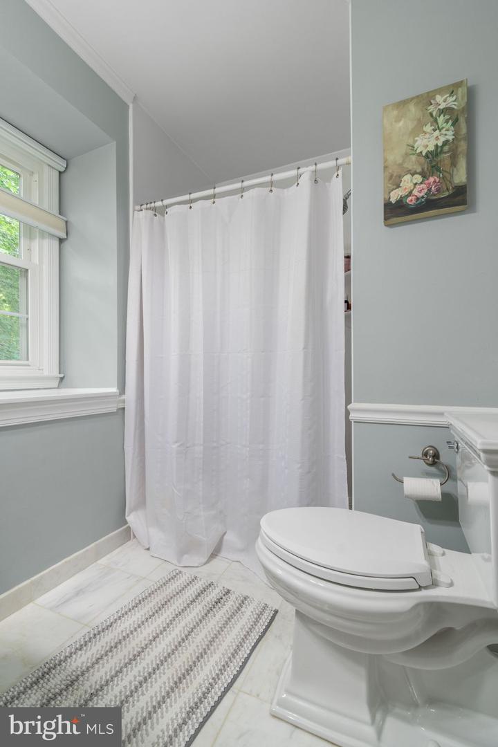 1005 KERGE CT SE, VIENNA, Virginia 22180, 5 Bedrooms Bedrooms, ,3 BathroomsBathrooms,Residential,For sale,1005 KERGE CT SE,VAFX2261324 MLS # VAFX2261324