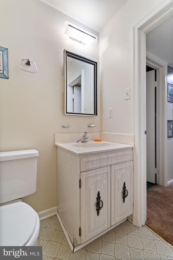 1005 KERGE CT SE, VIENNA, Virginia 22180, 5 Bedrooms Bedrooms, ,3 BathroomsBathrooms,Residential,For sale,1005 KERGE CT SE,VAFX2261324 MLS # VAFX2261324