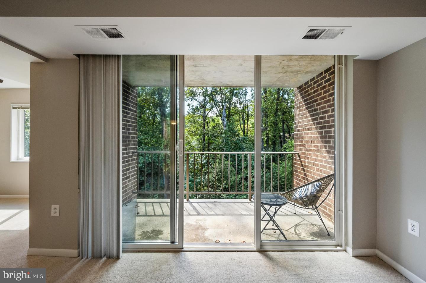 1536 NORTHGATE SQ #22A, RESTON, Virginia 20190, 1 Bedroom Bedrooms, 6 Rooms Rooms,1 BathroomBathrooms,Residential,For sale,1536 NORTHGATE SQ #22A,VAFX2261458 MLS # VAFX2261458