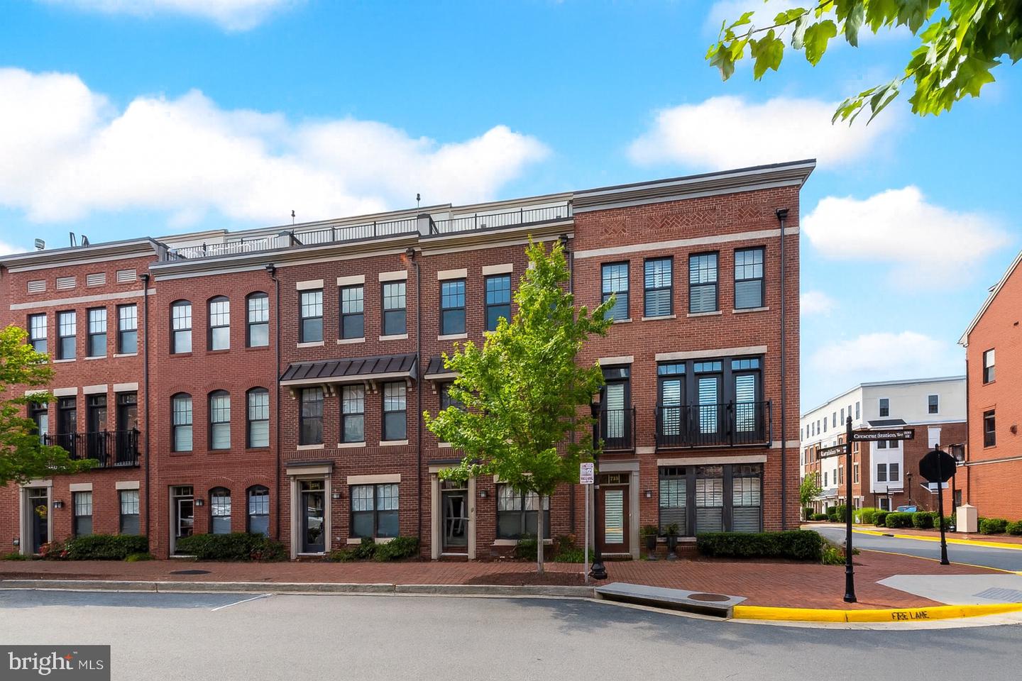237 CRESCENT STATION TER SE, LEESBURG, Virginia 20175, 3 Bedrooms Bedrooms, ,3 BathroomsBathrooms,Residential,For sale,237 CRESCENT STATION TER SE,VALO2104704 MLS # VALO2104704