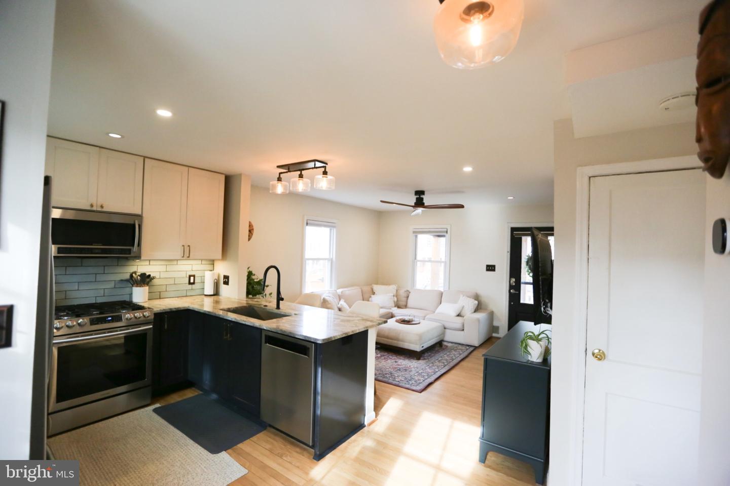 2723 FORT DR, ALEXANDRIA, Virginia 22303, 2 Bedrooms Bedrooms, 3 Rooms Rooms,1 BathroomBathrooms,Residential,For sale,2723 FORT DR,VAFX2261720 MLS # VAFX2261720